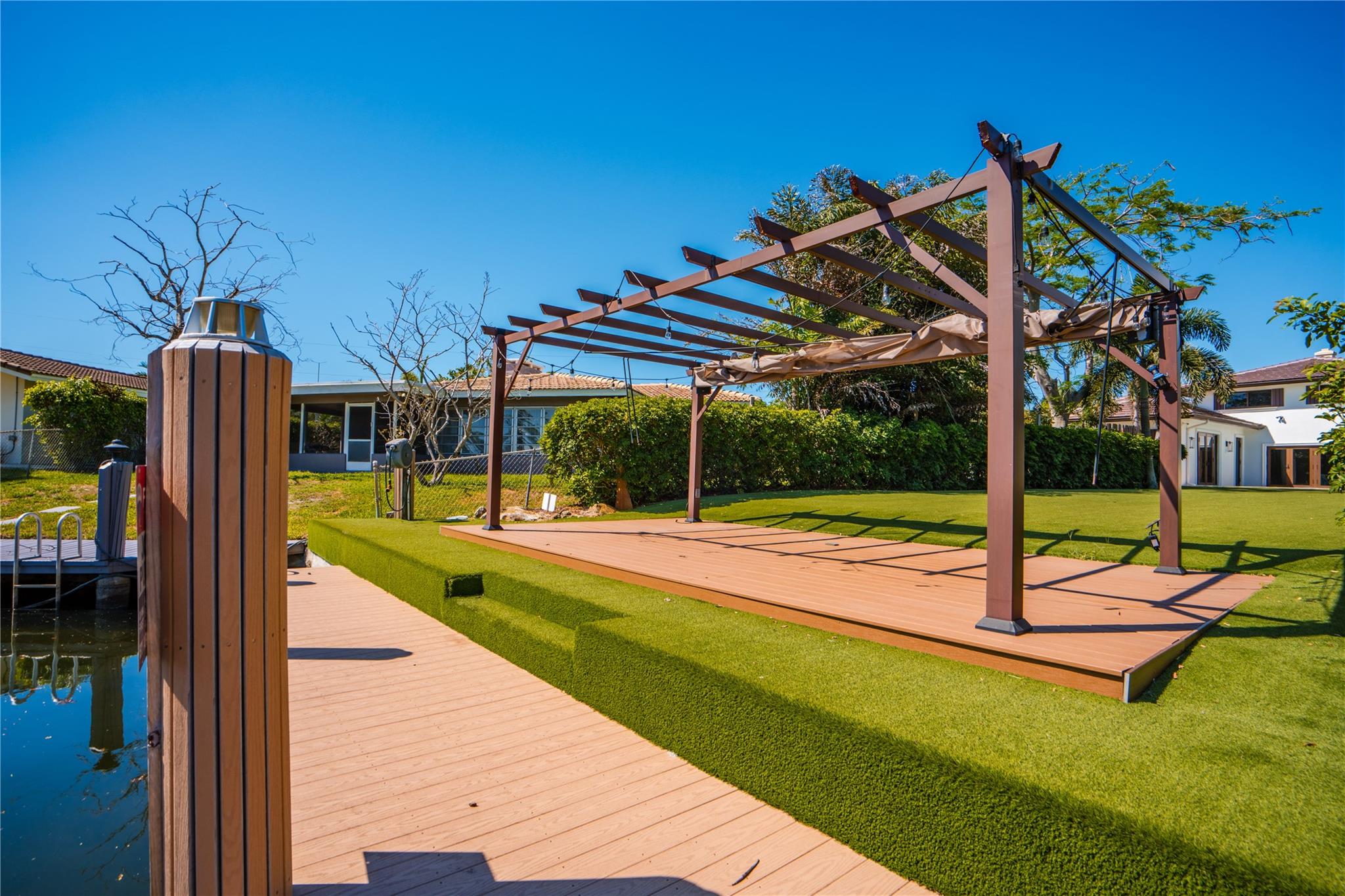 HILLSBORO ISLES - Residential