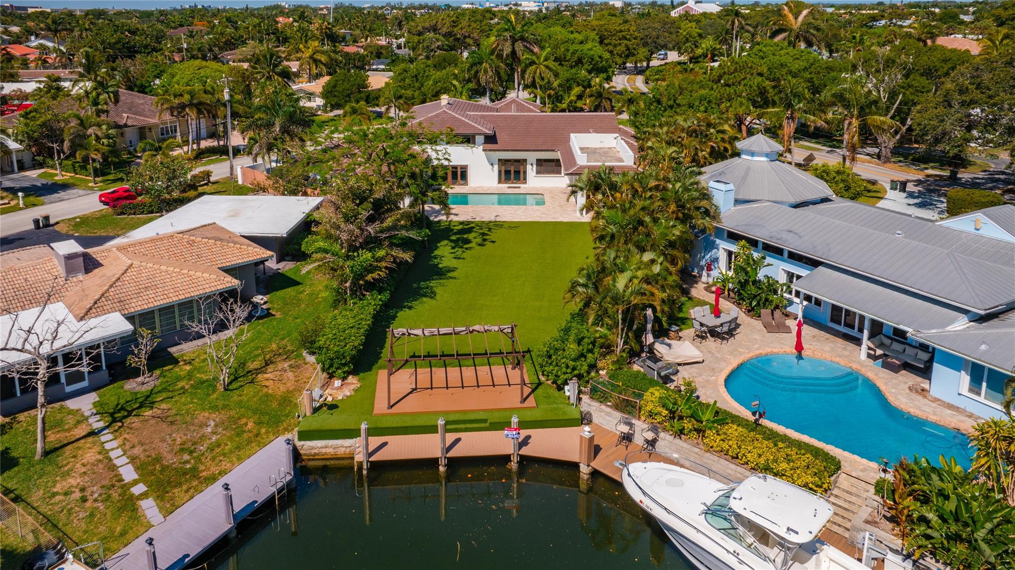 HILLSBORO ISLES - Residential