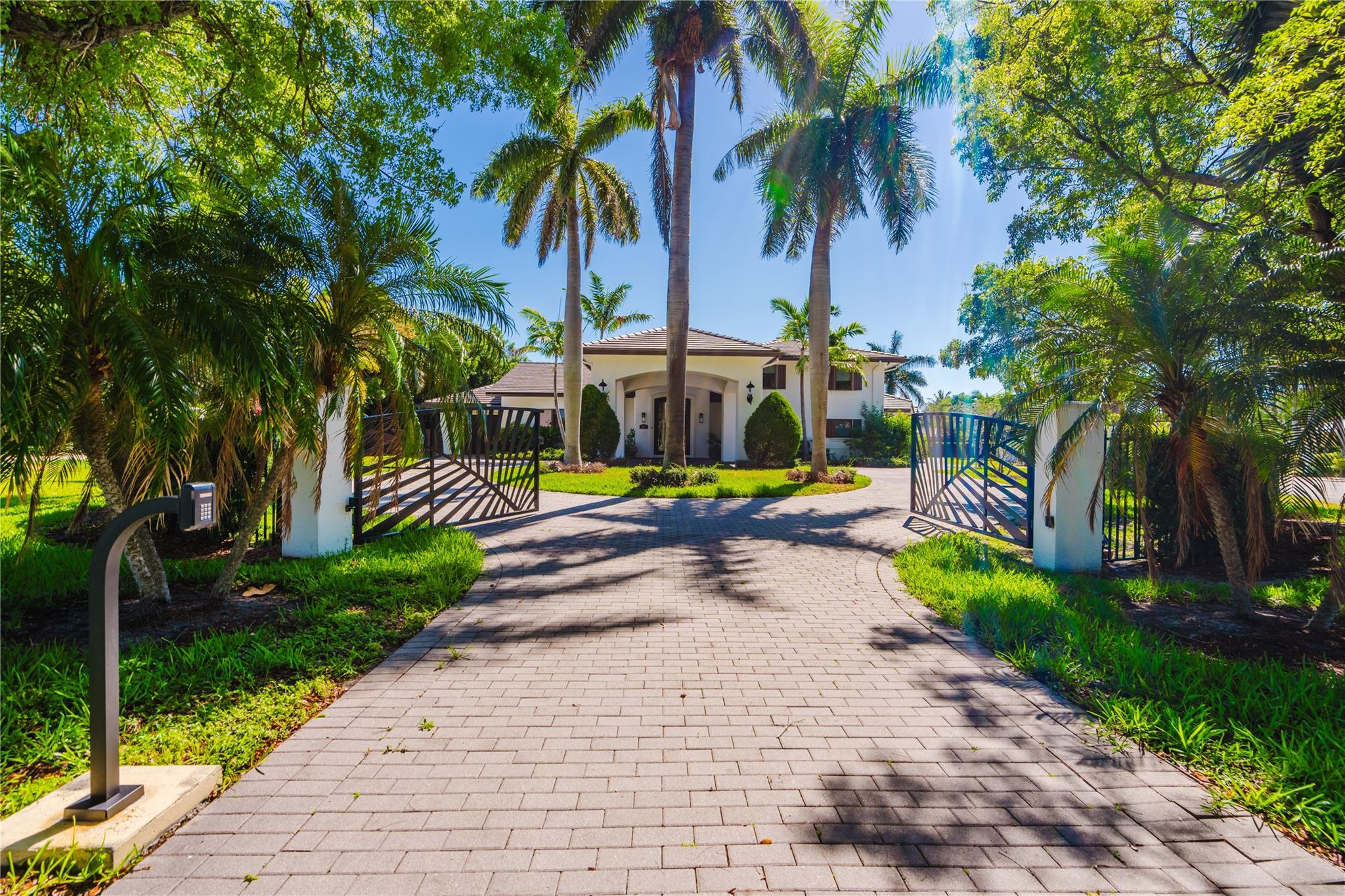 HILLSBORO ISLES - Residential