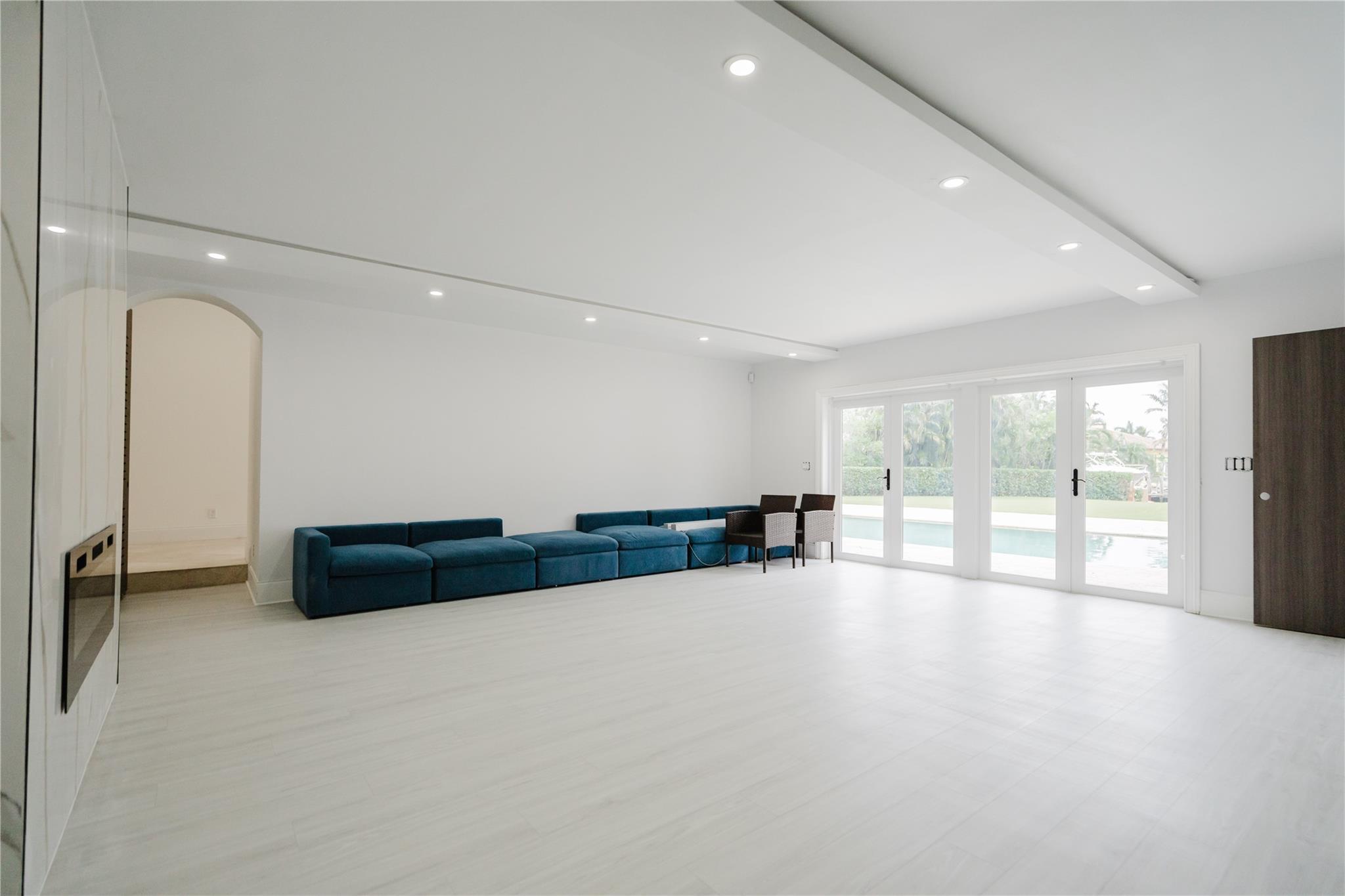 HILLSBORO ISLES - Residential