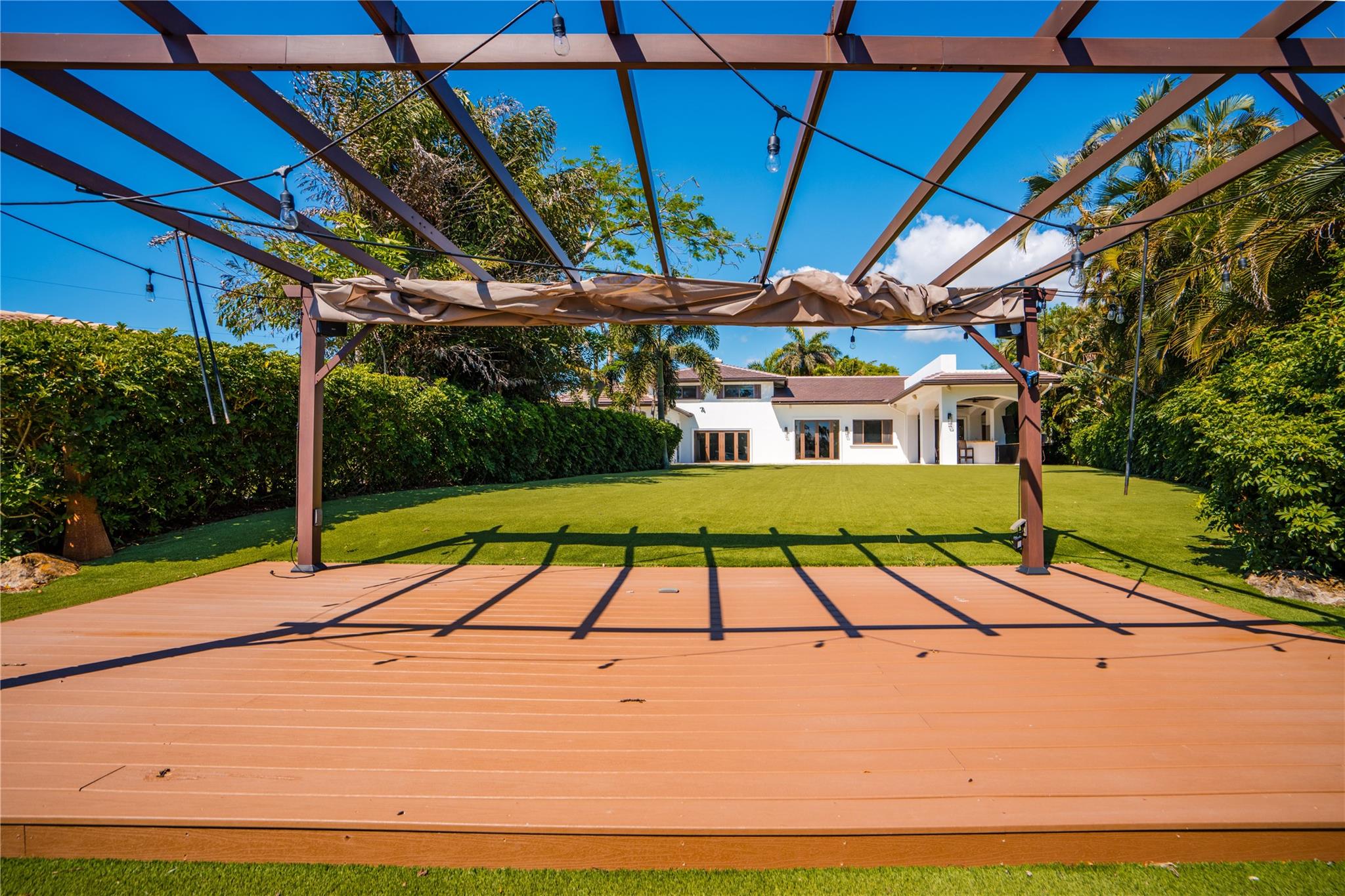 HILLSBORO ISLES - Residential