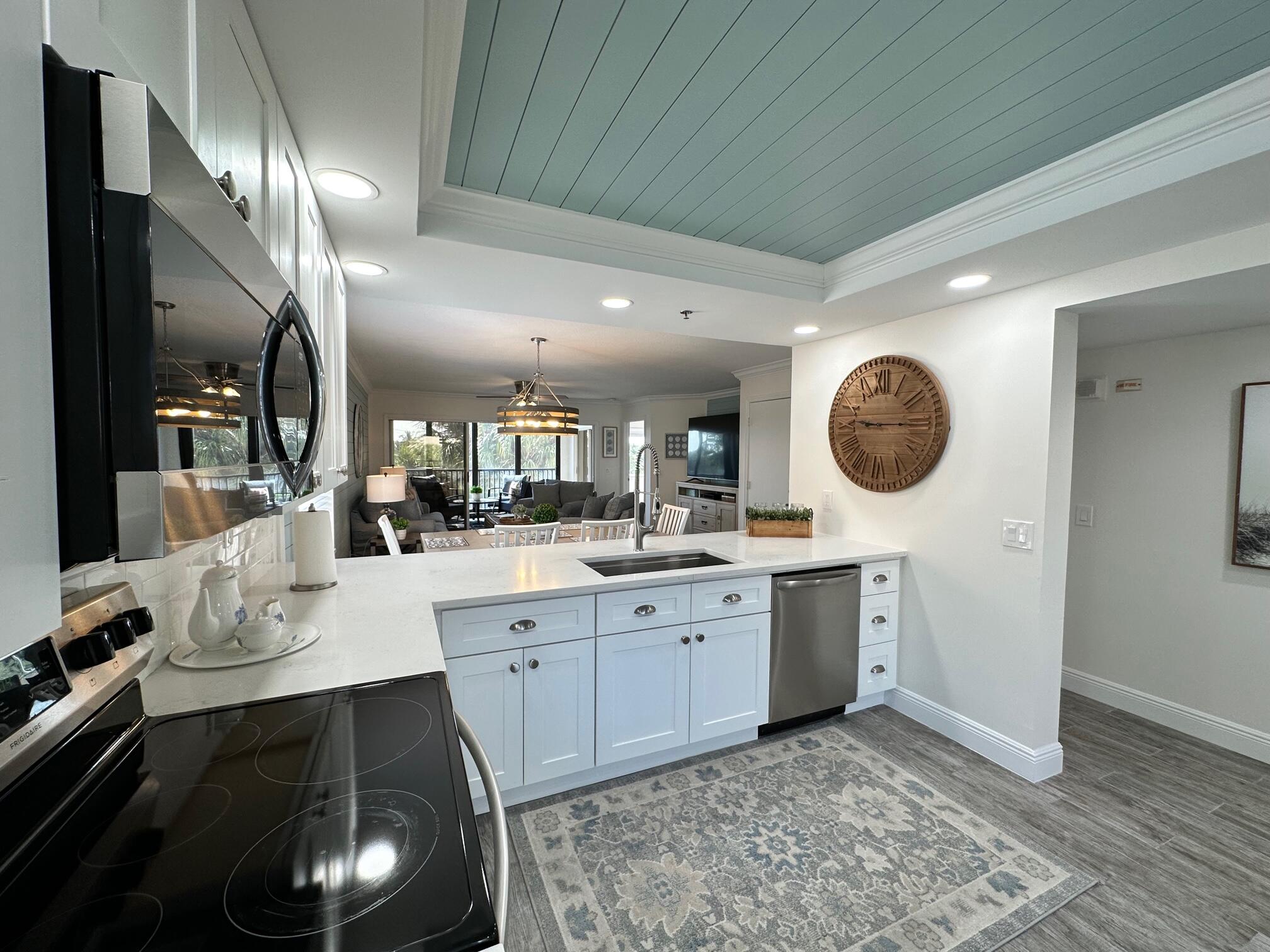 JUPITER BAY EAST CONDO - Residential