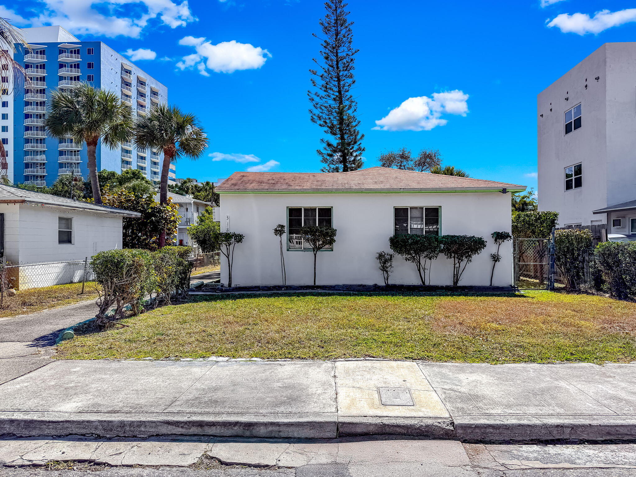 LAKESIDE COURT - Residential Income