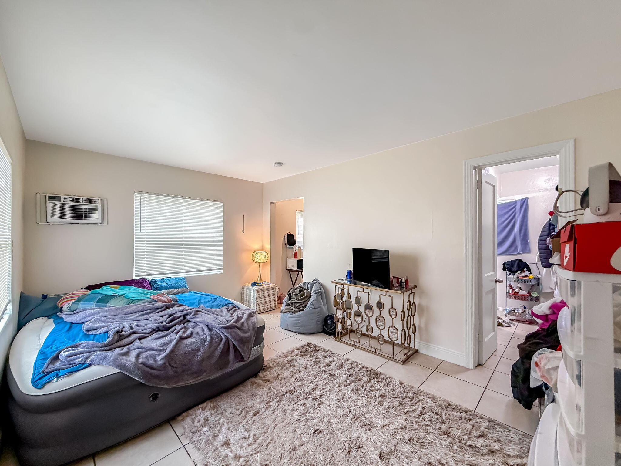 LAKESIDE COURT - Residential Income