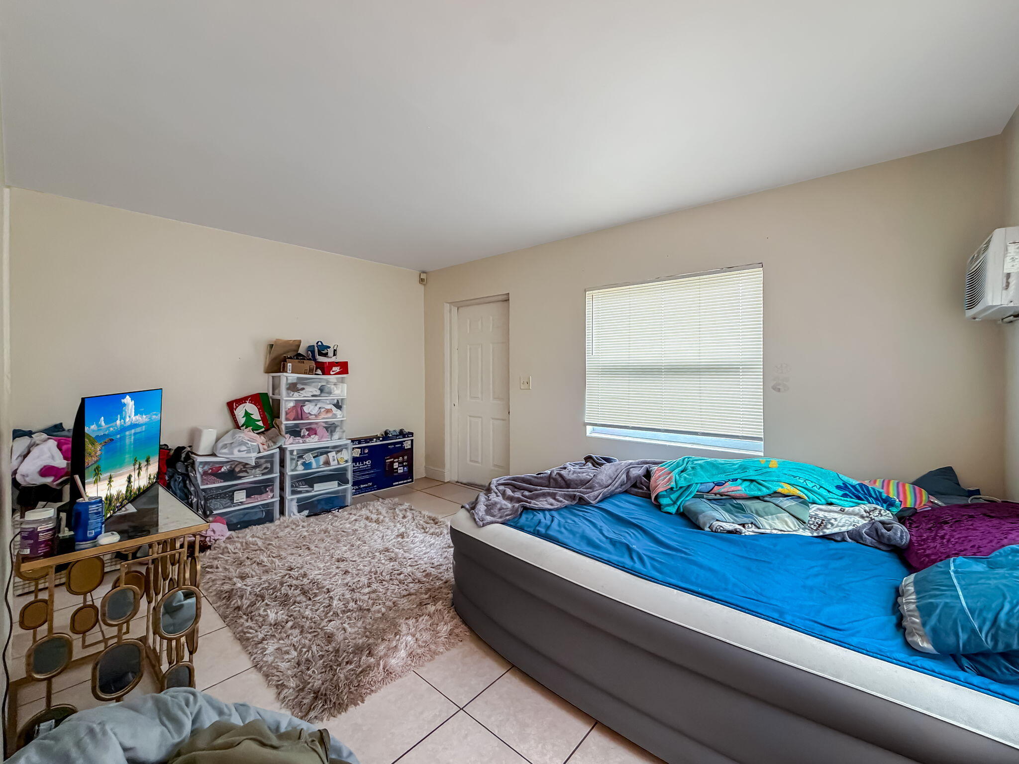 LAKESIDE COURT - Residential Income