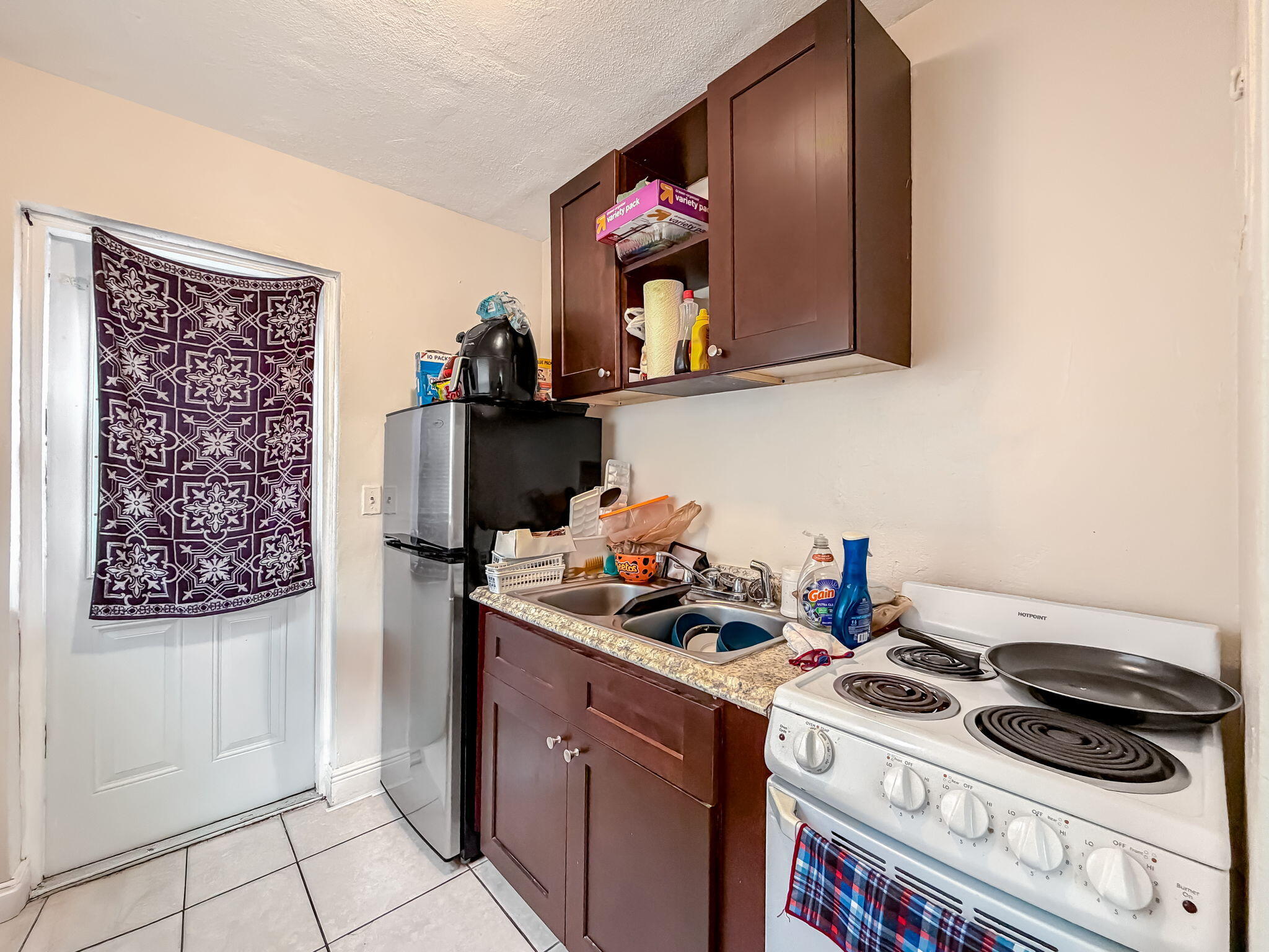 LAKESIDE COURT - Residential Income