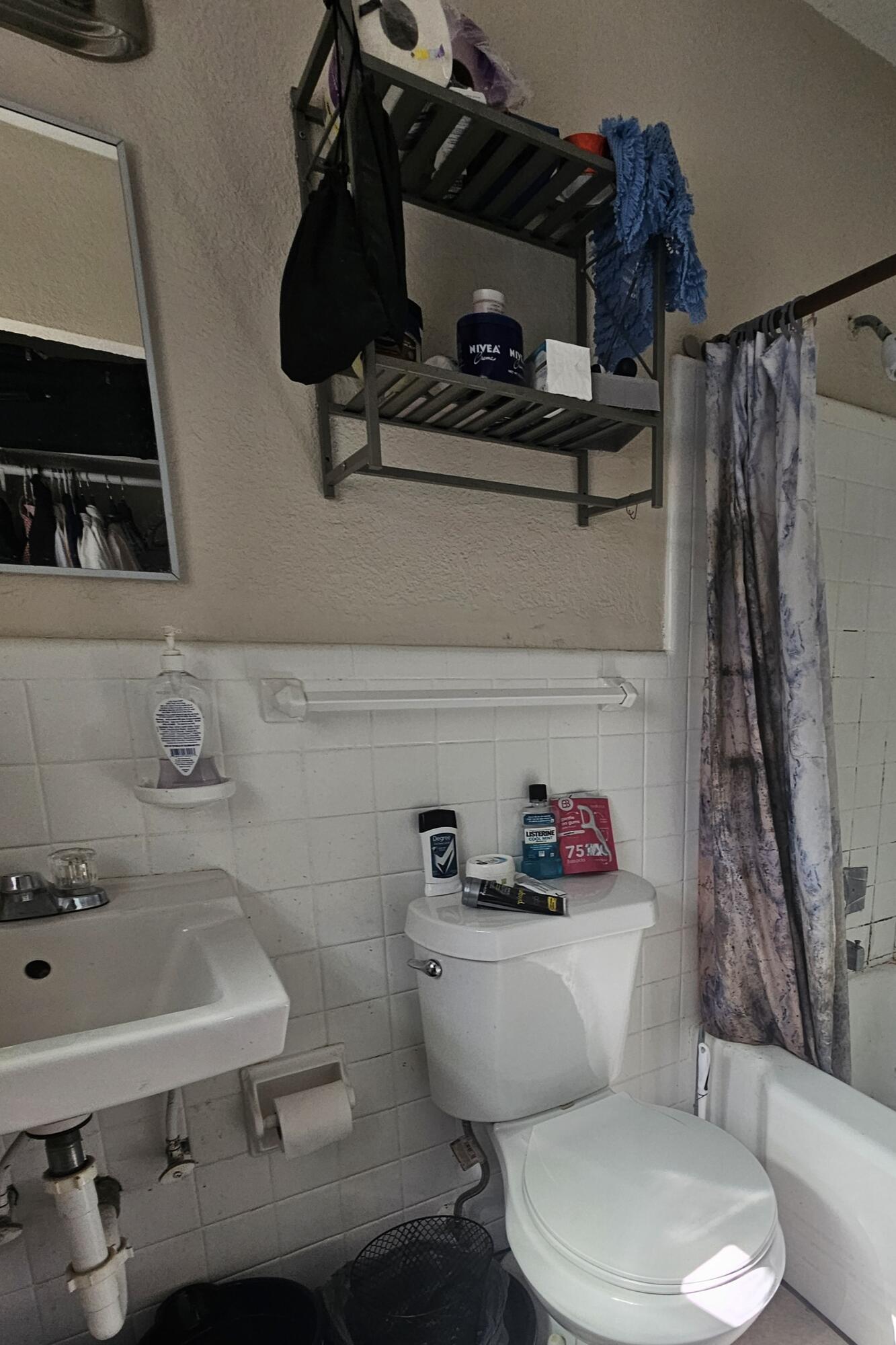 LAKESIDE COURT - Residential Income