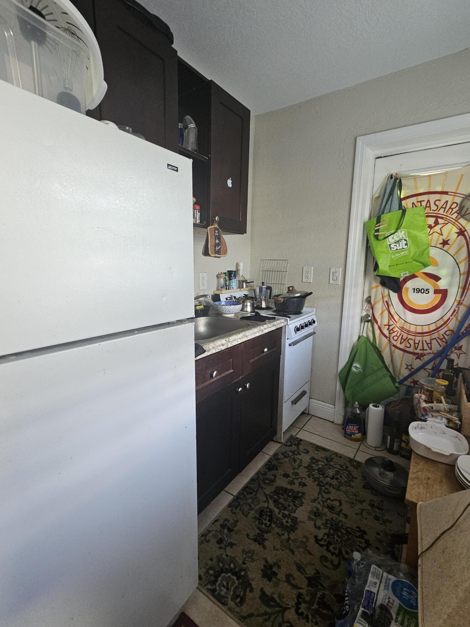 LAKESIDE COURT - Residential Income