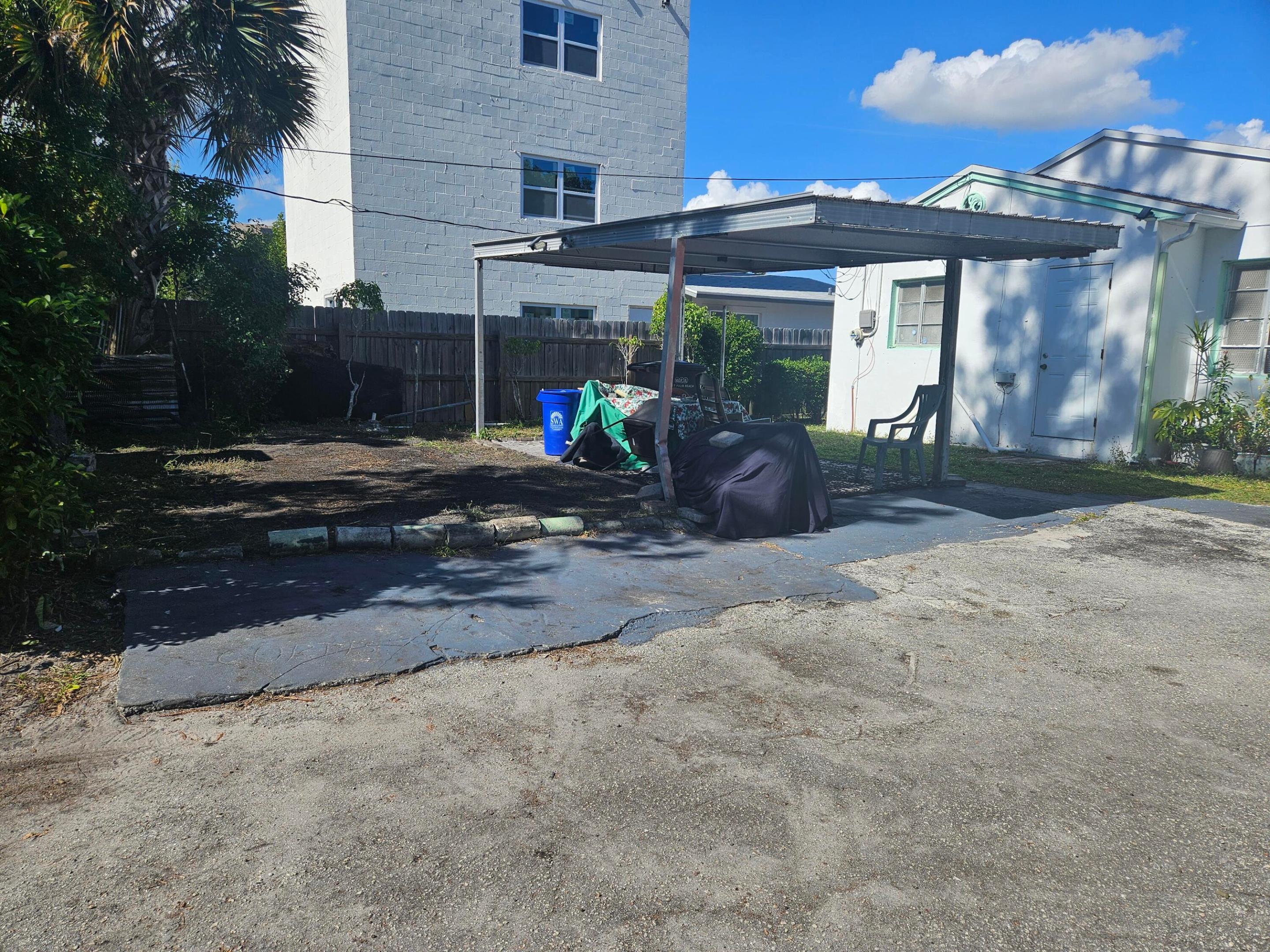 LAKESIDE COURT - Residential Income