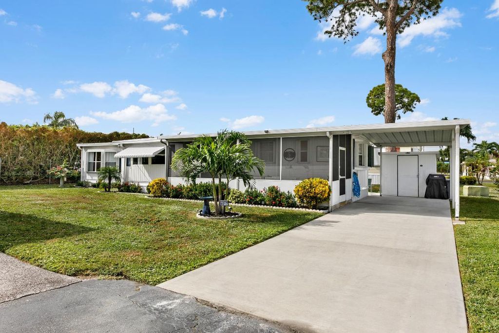 Photo of 6017 Daiquiri Bay, Boynton Beach, FL 33436 (MLS # R11128089)
