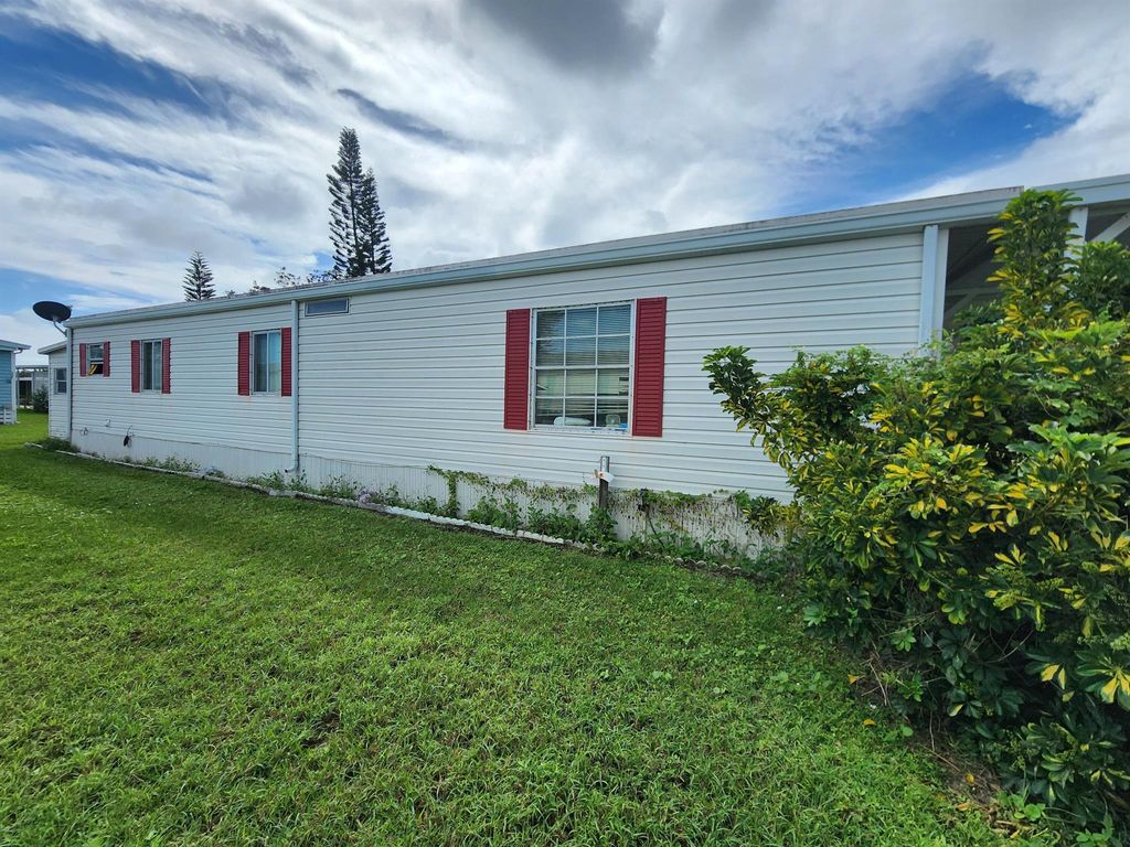 Photo of 8 Del Sol, Port Saint Lucie, FL 34952 (MLS # R11035256)