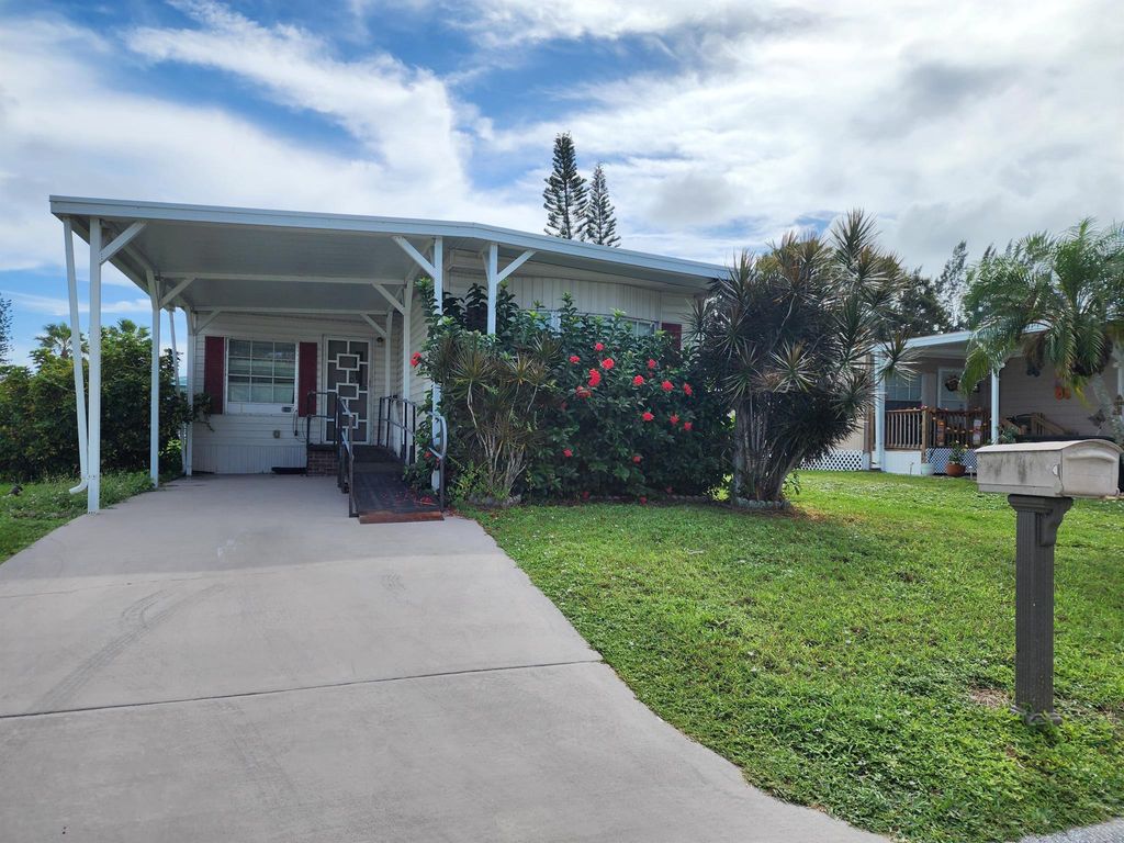 Photo of 8 Del Sol, Port Saint Lucie, FL 34952 (MLS # R11035256)