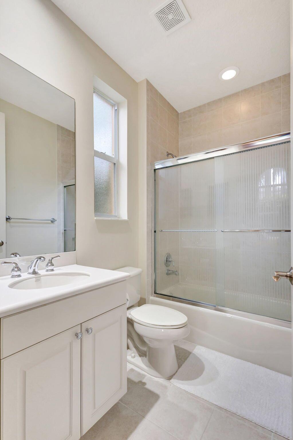 MIRASOL PAR 23 - Residential Lease