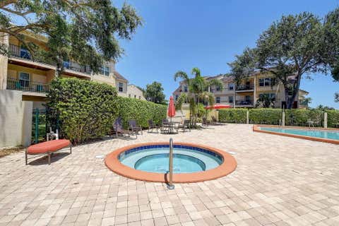 Tiny photo for 8111 Northboro Court #11b, Lake Clarke Shores, FL 33406 (MLS # B26029887)