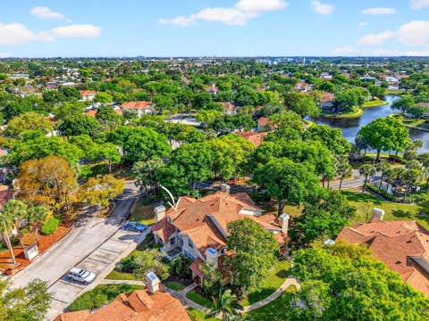 Tiny photo for 8111 Northboro Court #11b, Lake Clarke Shores, FL 33406 (MLS # B26029887)