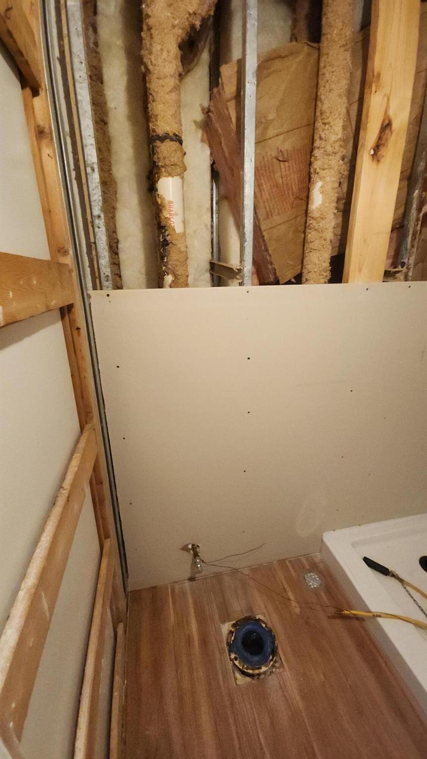 LAKESIDE CONDO - Residential