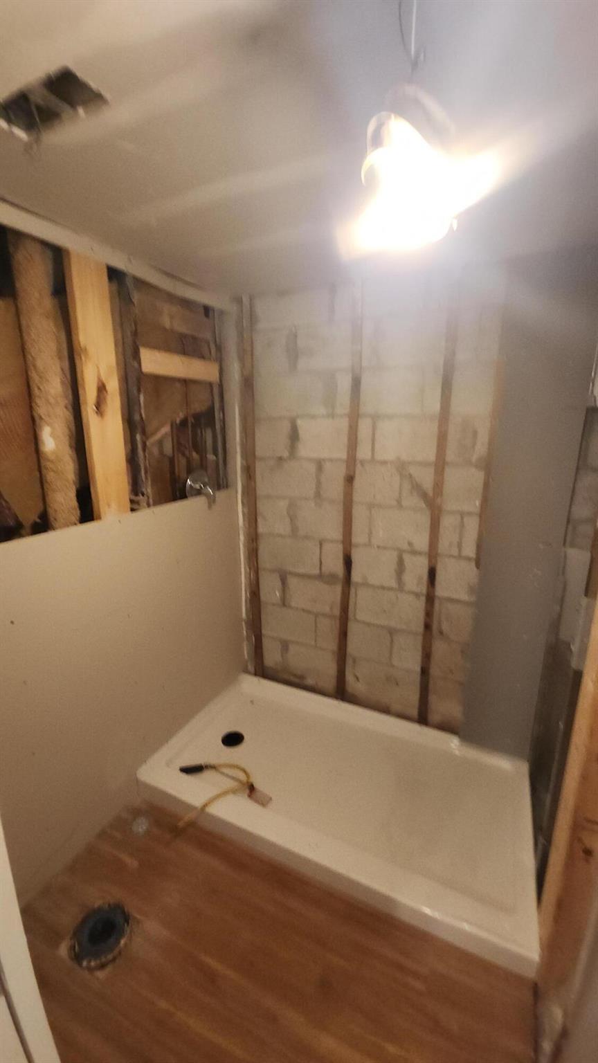 LAKESIDE CONDO - Residential