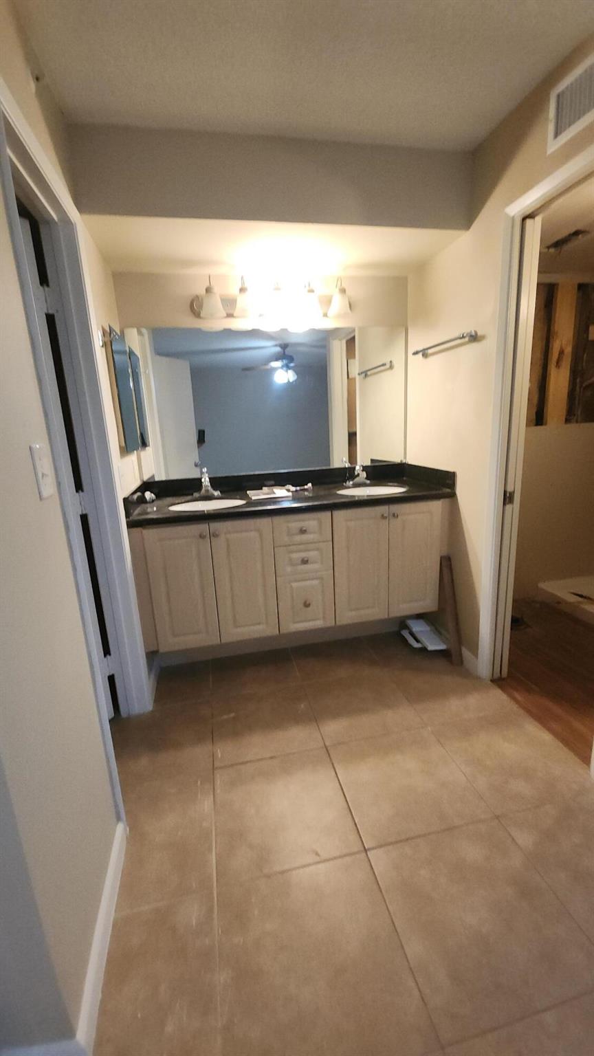 LAKESIDE CONDO - Residential