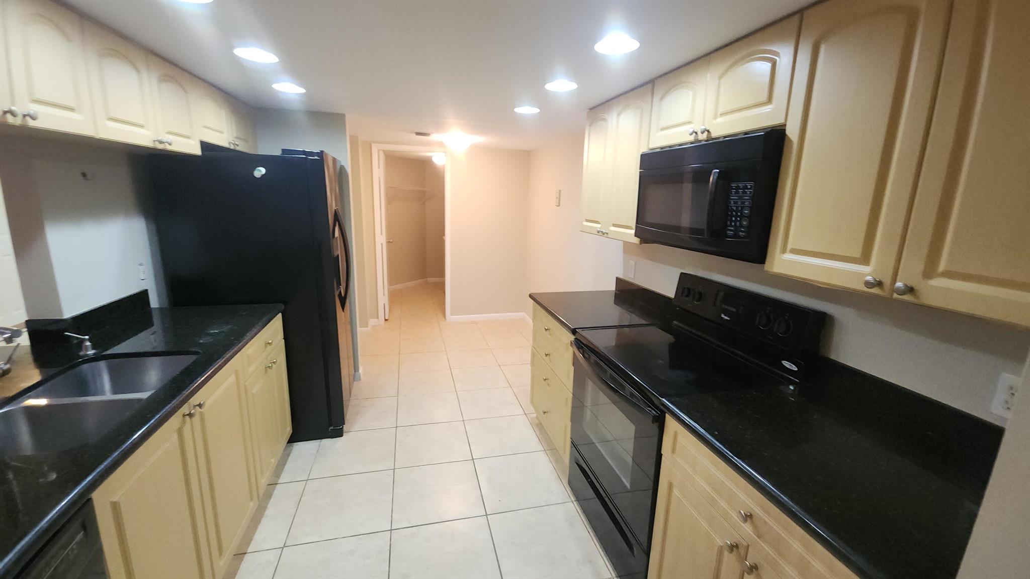 LAKESIDE CONDO - Residential