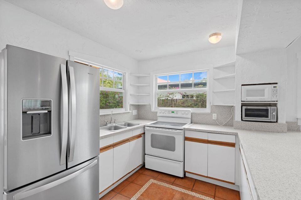 LAKE WORTH TOWN OF - Residential