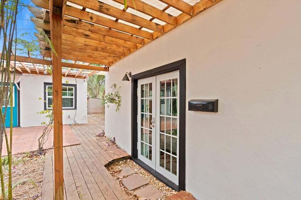 LAKE WORTH TOWN OF - Residential