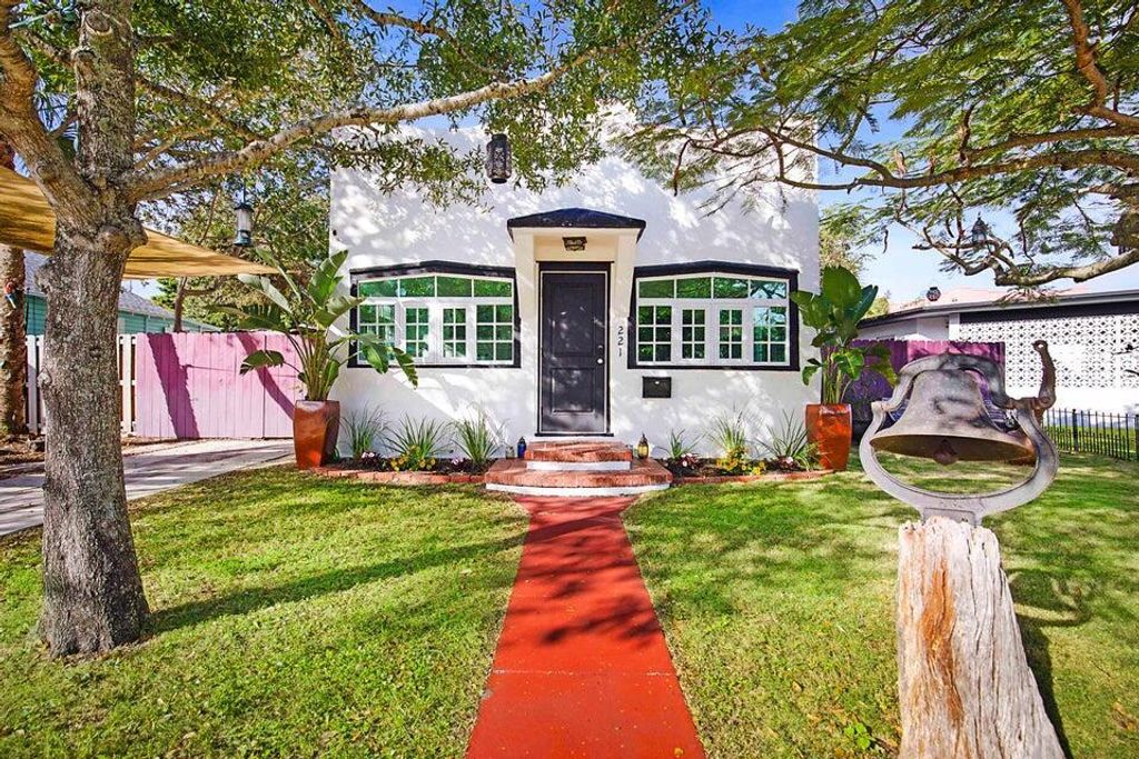 Photo of 221 N Ocean Breeze, Lake Worth Beach, FL 33460 (MLS # R11135539)