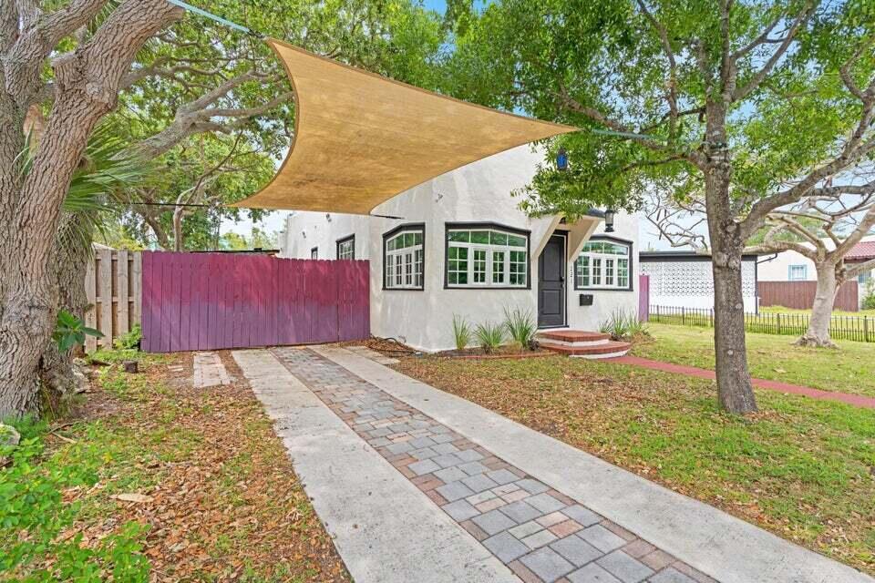 LAKE WORTH TOWN OF - Residential