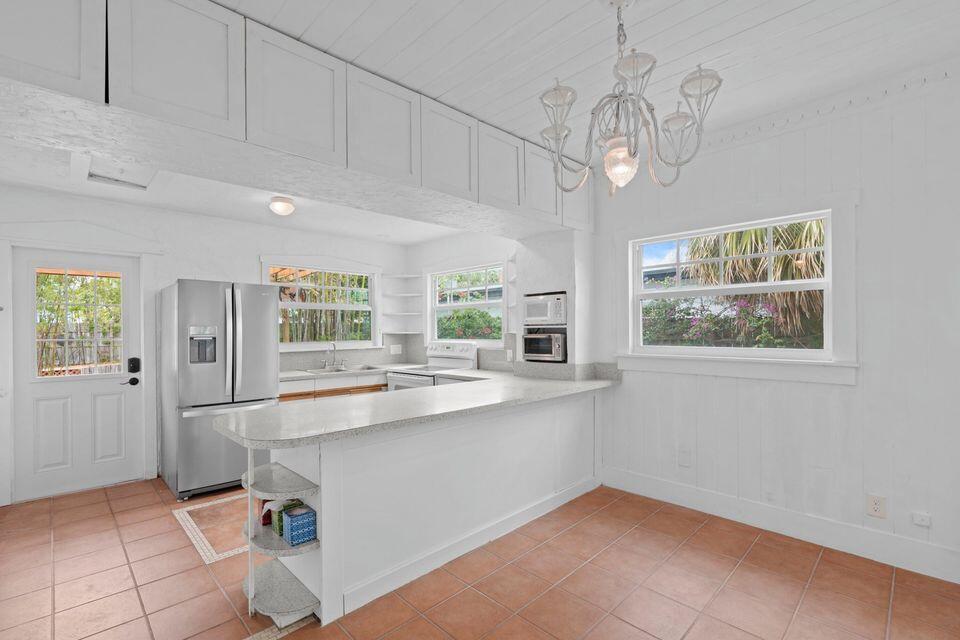 LAKE WORTH TOWN OF - Residential