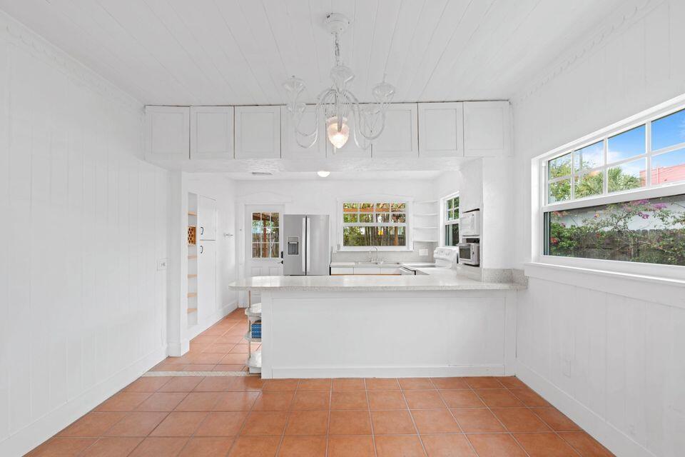 LAKE WORTH TOWN OF - Residential