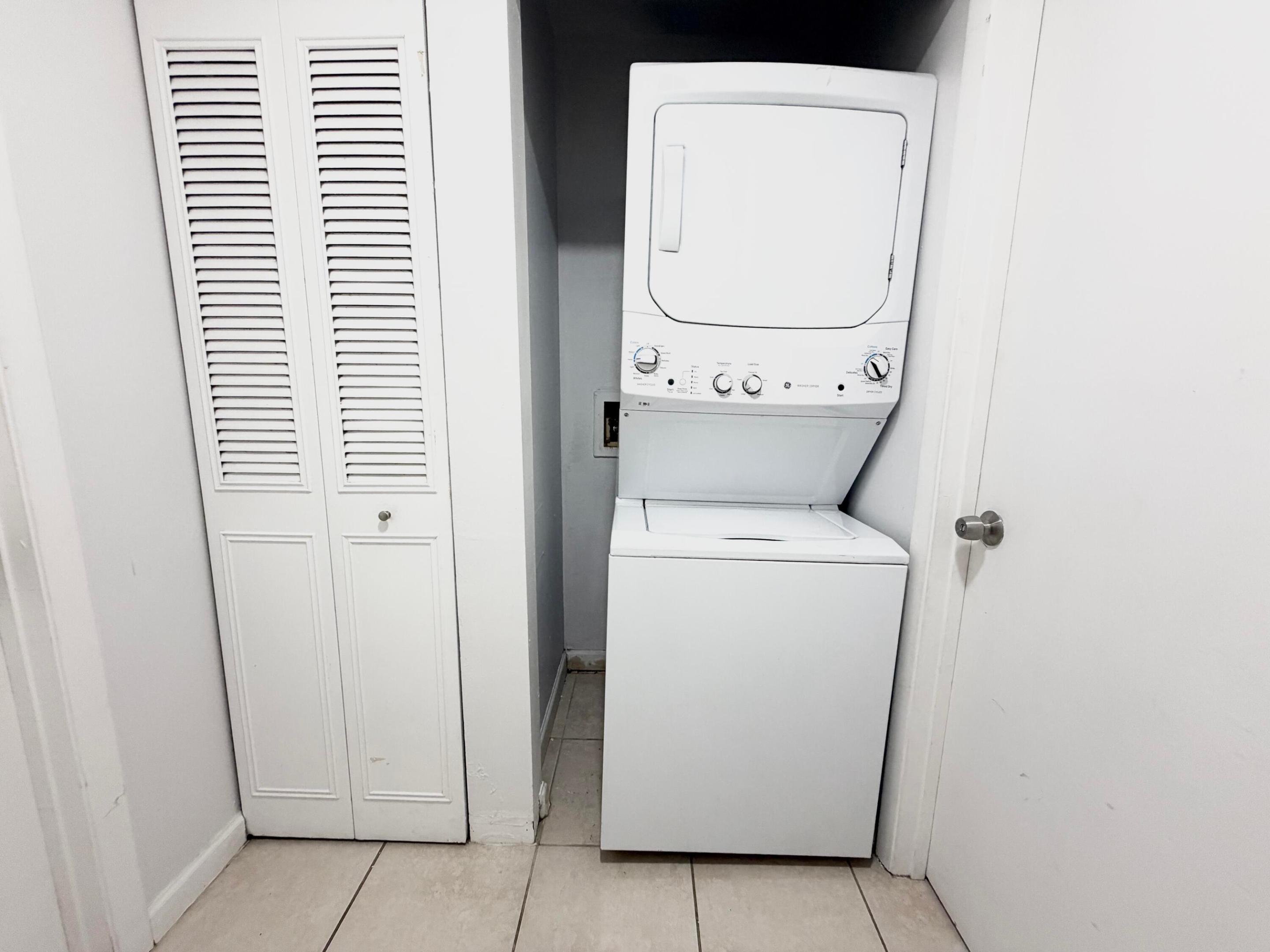 SOCIETY HILL CANNONGATE PL #5 - Residential Lease