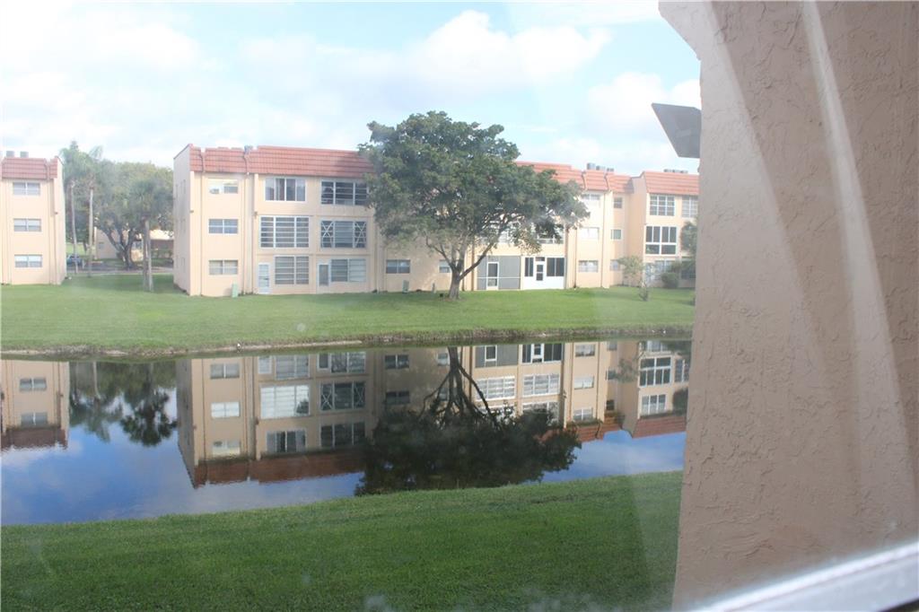 SUNRISE LAKES - Residential