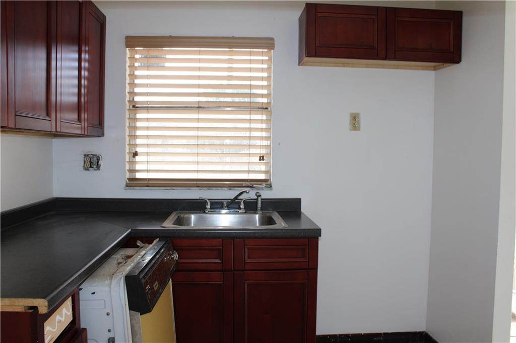 SUNRISE LAKES - Residential