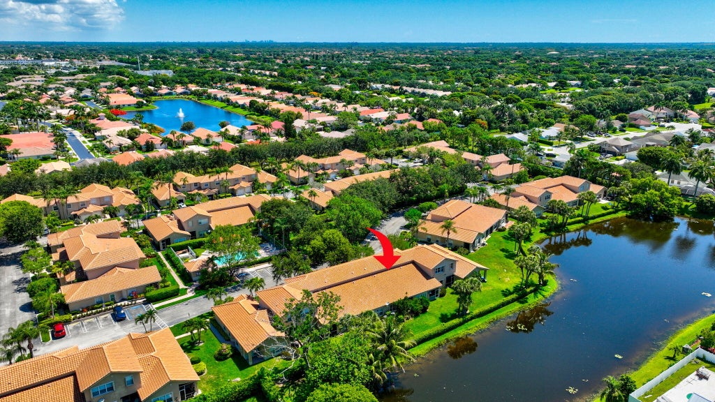 Photo of 6374 Park Lake Circle, Boynton Beach, FL 33437 (MLS # B26044290)