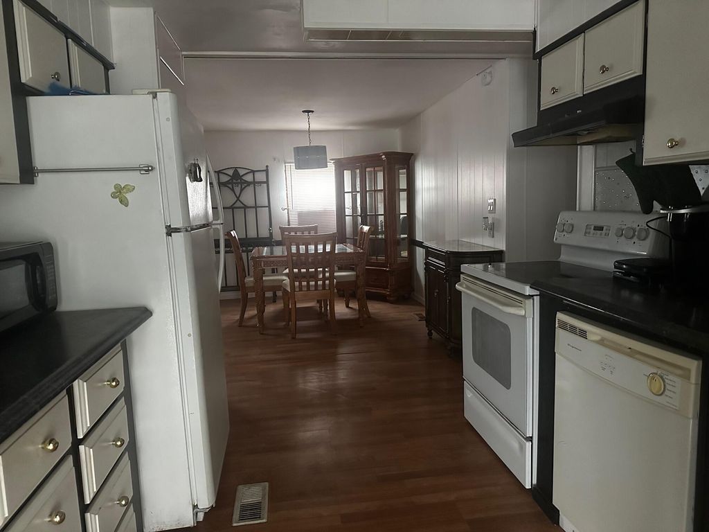 Photo of 8 SE Casa Rio Road, Port Saint Lucie, FL 34952 (MLS # R11068295)