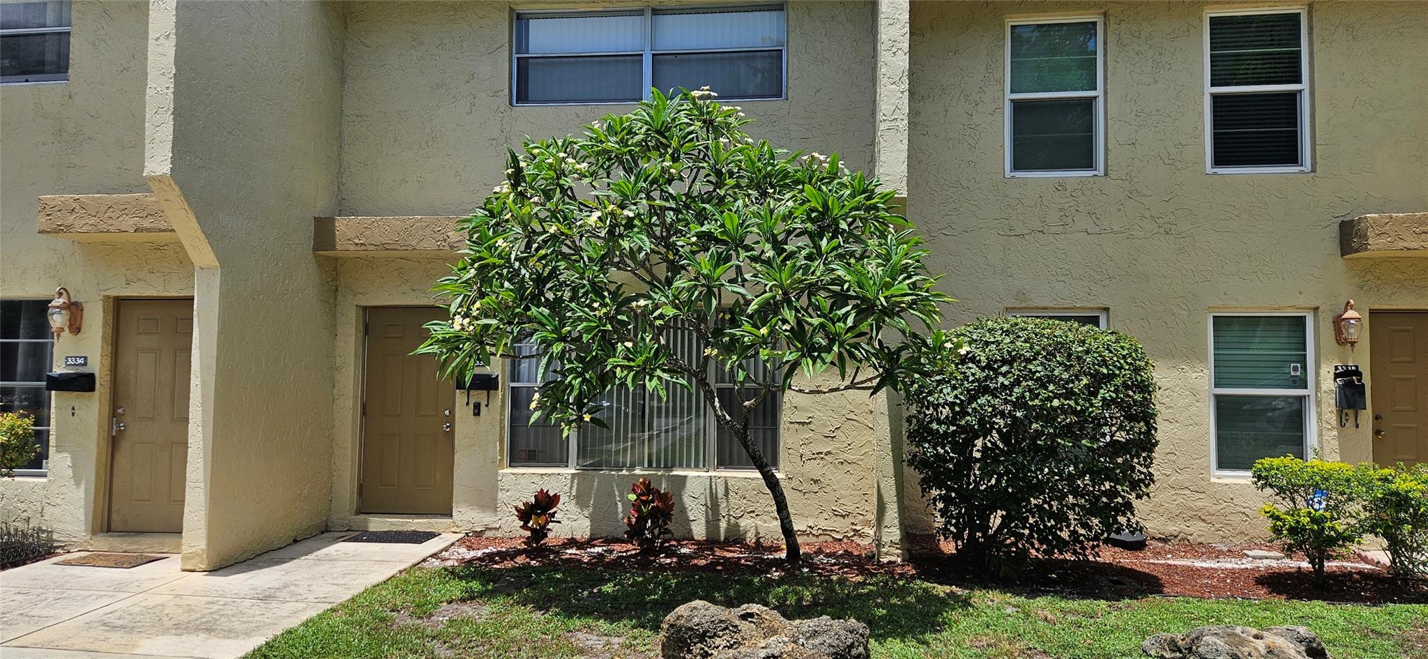 WHAT A BEAUTY!!! 2 STORY TOTALLY RENOVATED TOWNHOUSE, MAIN LEVEL HAS LIVING ROOM , NEWER KITCHEN WITH QUARTZ COUNTERTOPS , STAINLESS STEEL APPLIANCES, DINING/DEN AREA, HALF BATHROOM , WOODGRAIN TILE FLOORS, SCREENED PATIO AND CLOSET WITH FULL SIZE WASHER AND DRYER. SECOND FLOOR HAS 2 LARGE BEDROOMS AND 2 FULL BATHROOMS, PRINCIPAL BEDROOM HAS A LARGE SCREENED BALCONY AND WALK-IN CLOSET. SECOND LEVEL HAS LAMINATED FLOORS THAT MATCHES THE WOODGRAIN ON MAIN LEVEL. NEWER ELECTRICAL PANEL. 2 ASSIGNED PARKING SPOTS. PETS ALLOWED, NO RENTAL RESTRICTIONS. NO MINIMUM CREDIT SCORE REQUIRED. EASY TO SHOW!!!
