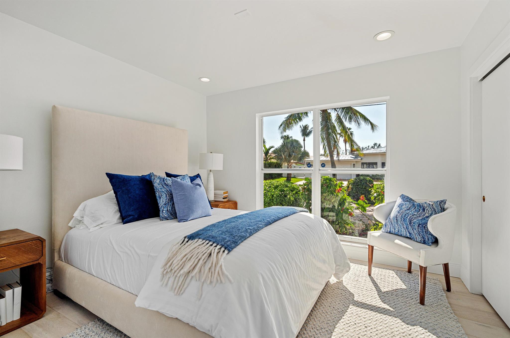 HARBOUR EAST - Residential