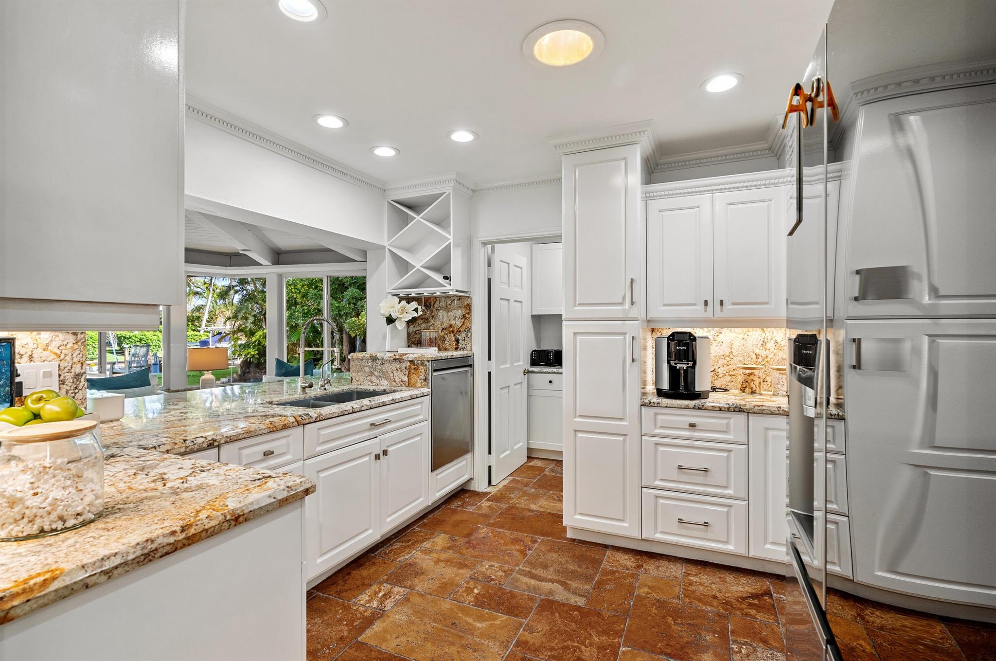 HARBOUR EAST - Residential