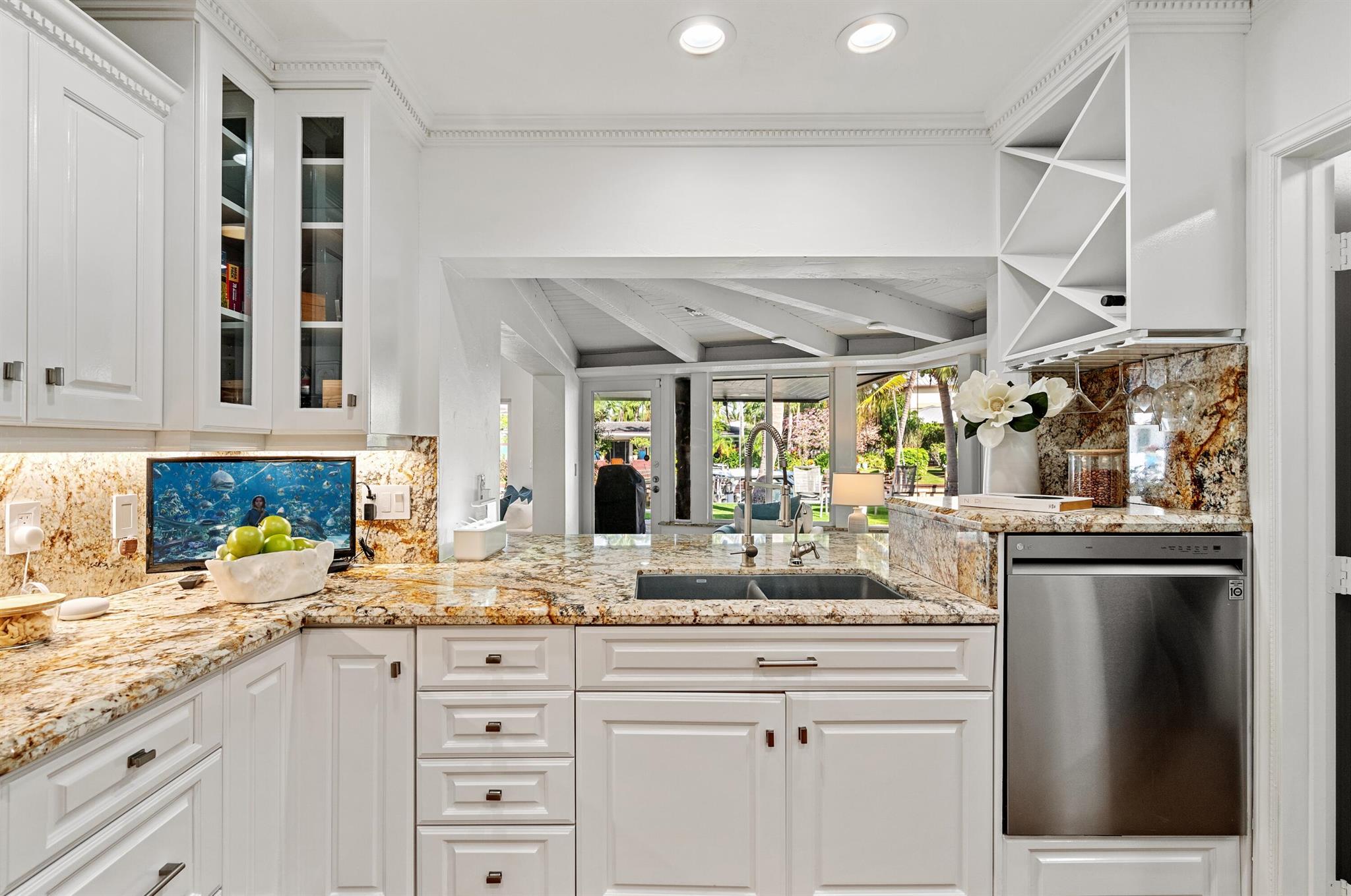 HARBOUR EAST - Residential