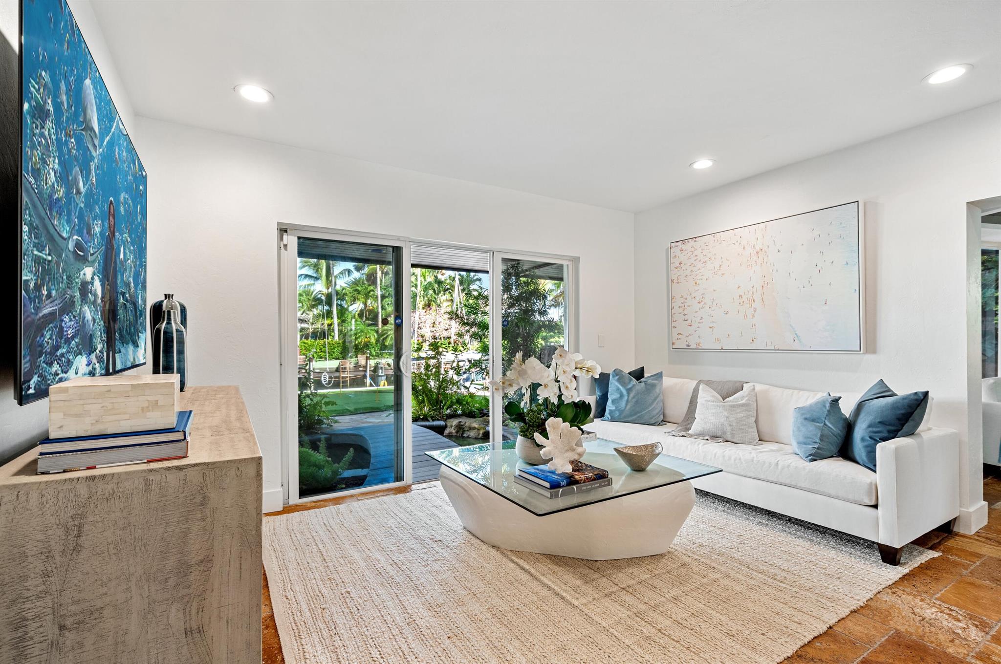 HARBOUR EAST - Residential