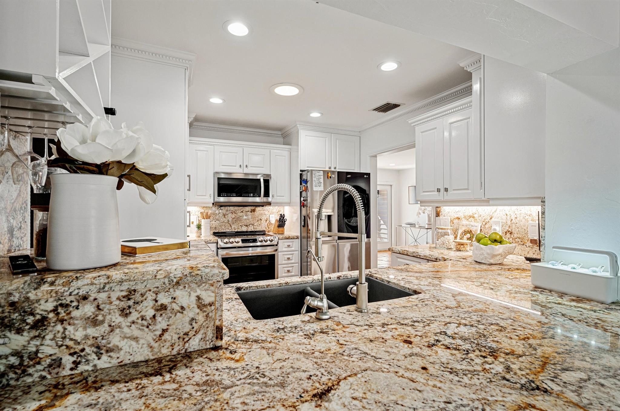 HARBOUR EAST - Residential