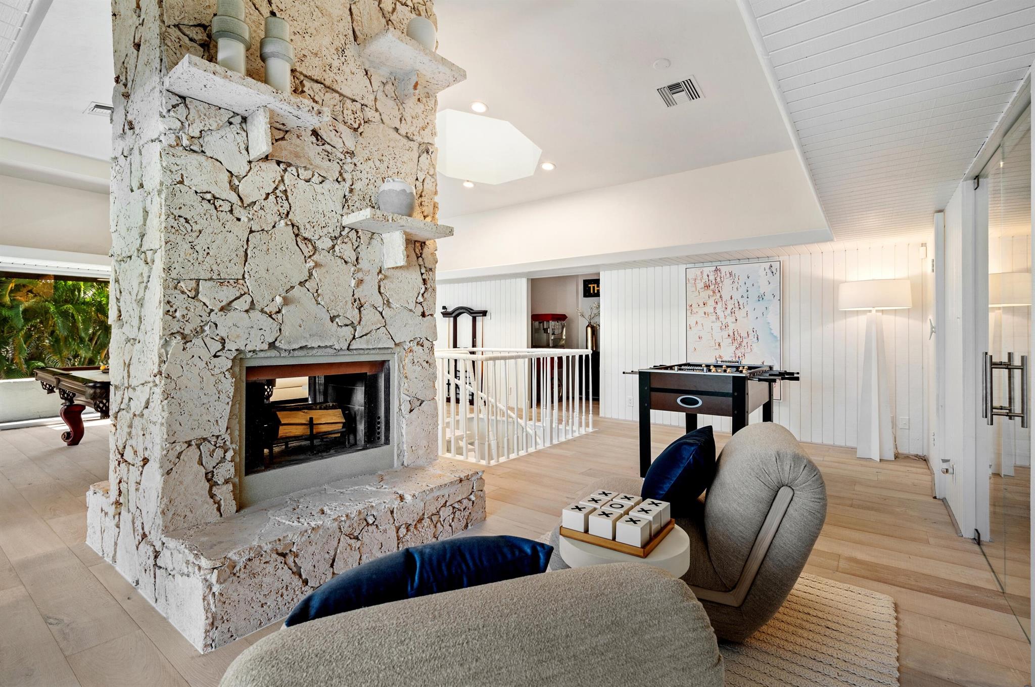 HARBOUR EAST - Residential