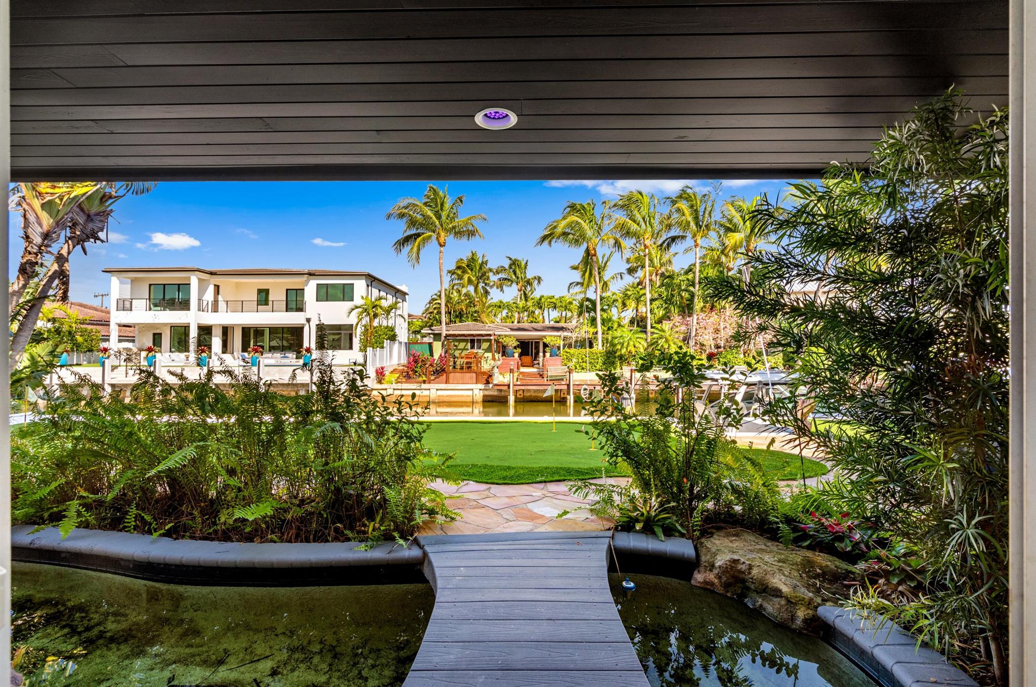 HARBOUR EAST - Residential