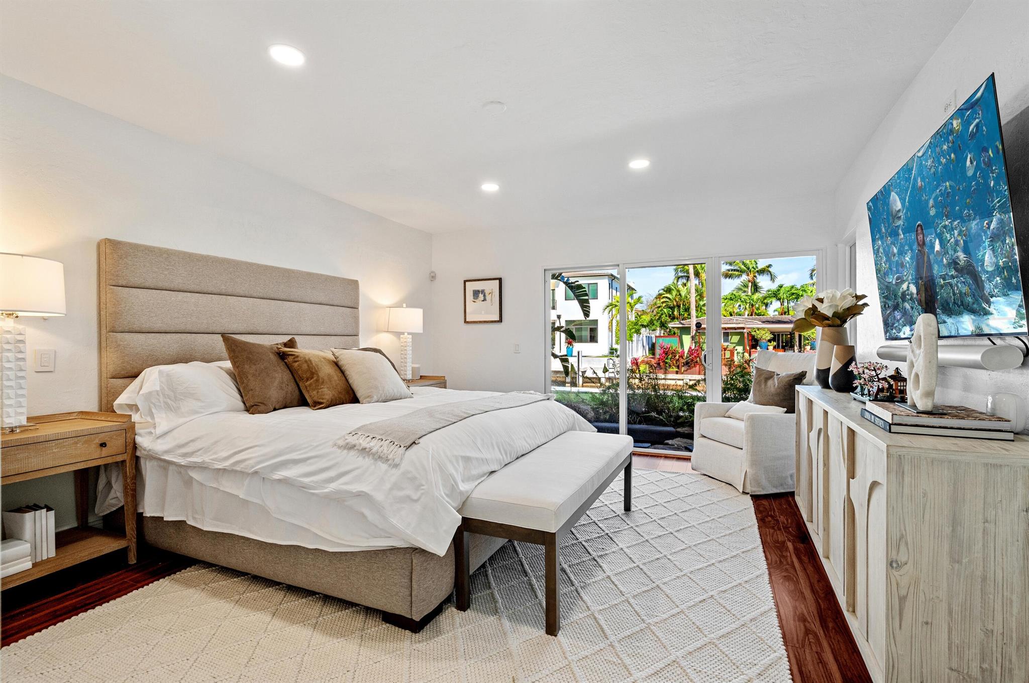 HARBOUR EAST - Residential