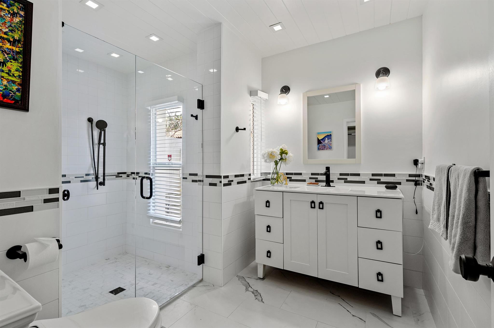 HARBOUR EAST - Residential