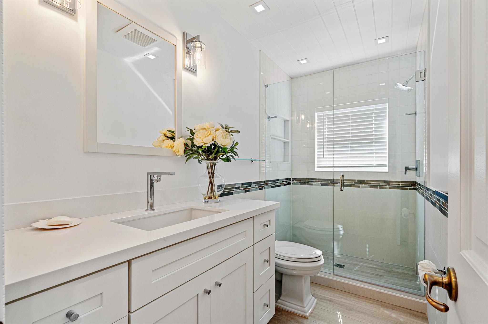 HARBOUR EAST - Residential