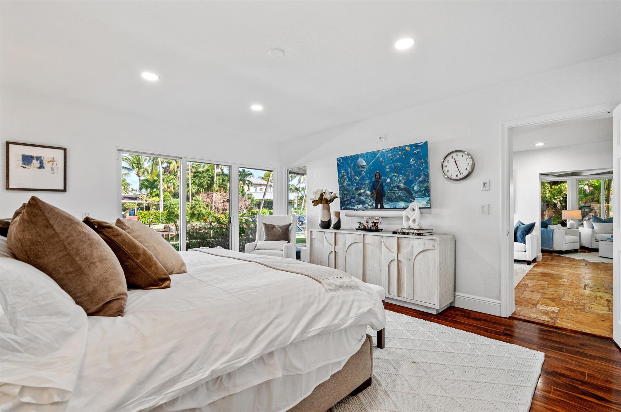 HARBOUR EAST - Residential