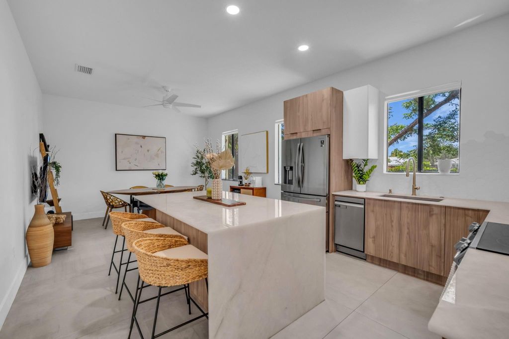 Photo of 2420 Venetian Way #2420, Boynton Beach, FL 33426 (MLS # F10519278)
