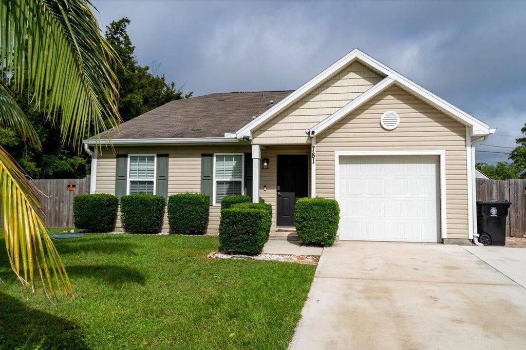 Photo of 781 SE Browning Avenue, Port St Lucie, FL 34983 (MLS # R10936992)
