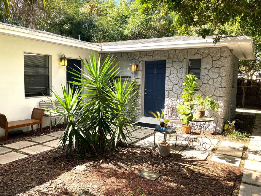 Move in ready 1 bedroom / 1 bath unit with ELECTRICITY AND WATER INCLUDED!!!!. **** PROMOTION Firstmonth FREE!!!, last month and a half month security deposit only for qualified prospects (15-month lease). 625++ credit. Unit comes with 1 parking space. 1 pet under 50# o.k. - NON-AGRESSIVE BREEDS. MUST SEE! Liveclose to shops, restaurants and the beach!