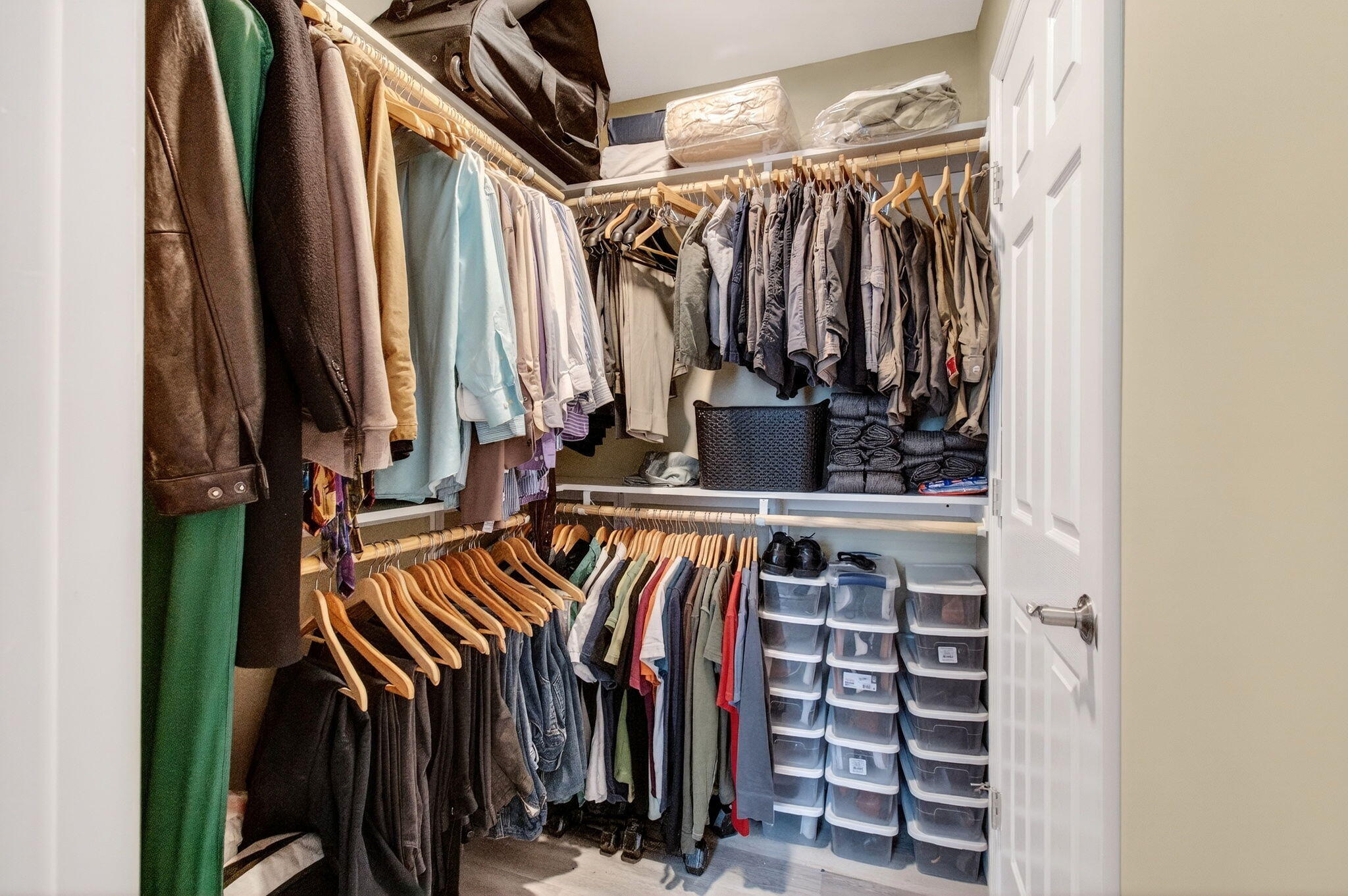 VILLAGES OF ORIOLE ABBEY CONDO - Residential